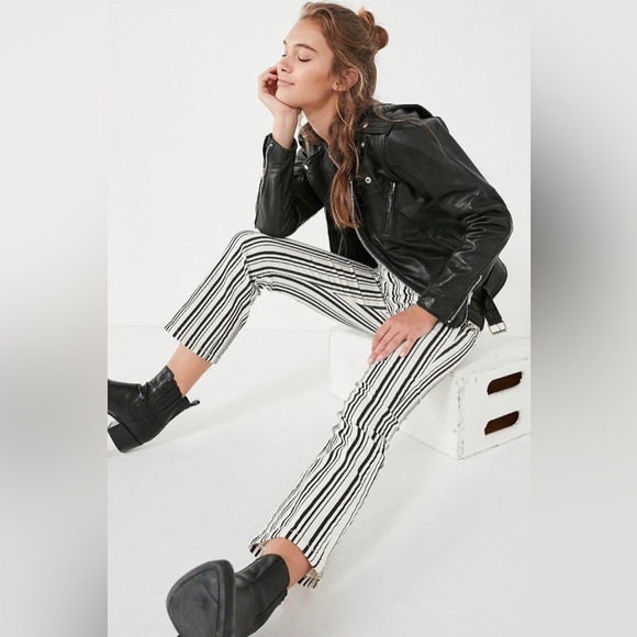 UO BDG Striped Kick flare jeans!! - Picture 2 of 9